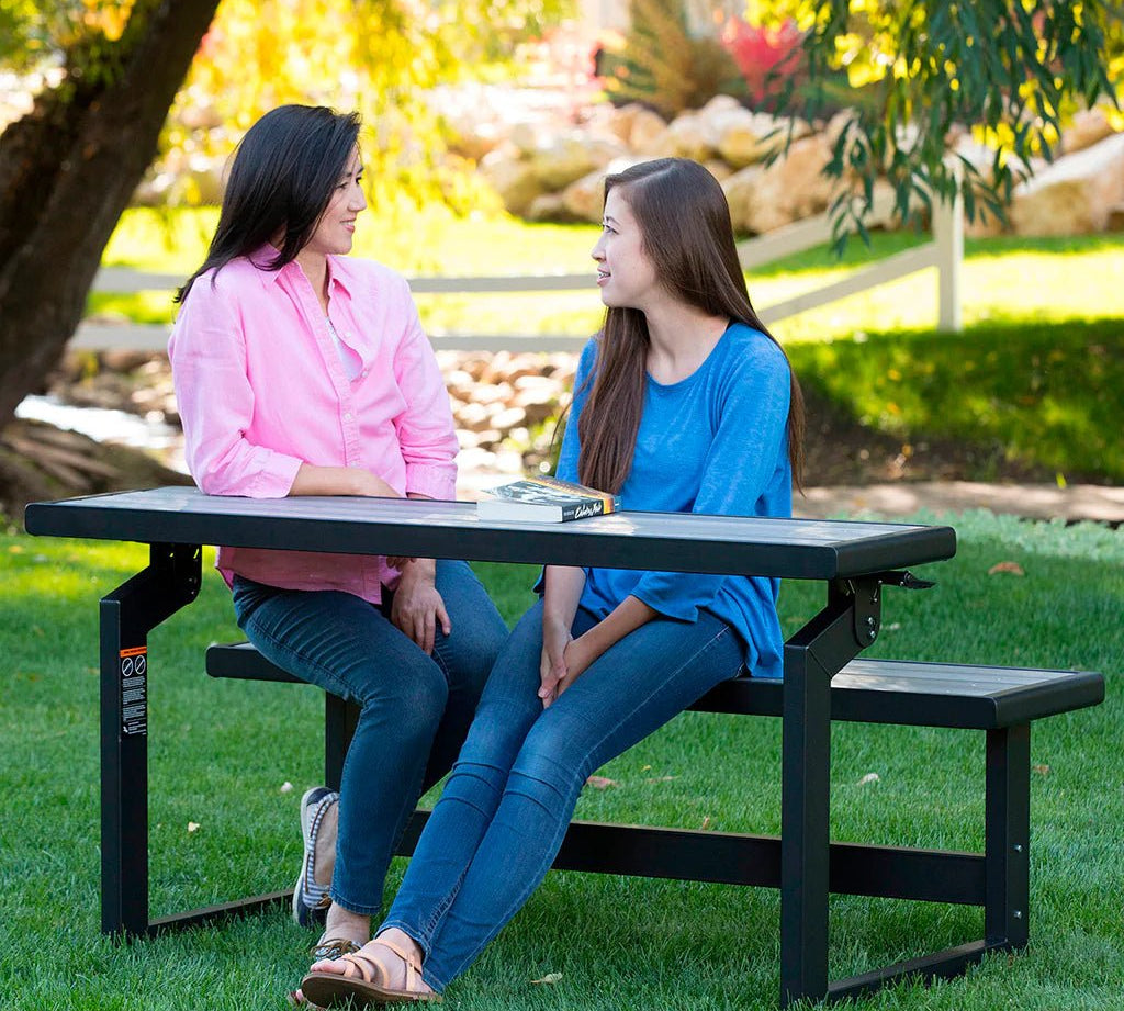 Cómo aprovechar al máximo una mesa banco abatible en una fiesta al aire libre - Lifetime